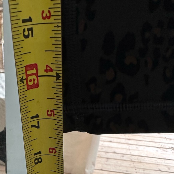 The Upside Green Leopard Print Cropped Leggings Tights size 10 Medium - Picture 12 of 16